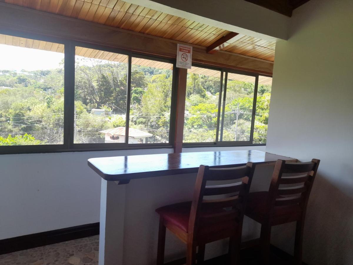 Alisson Hotel Y Restaurant Monteverde Esterno foto